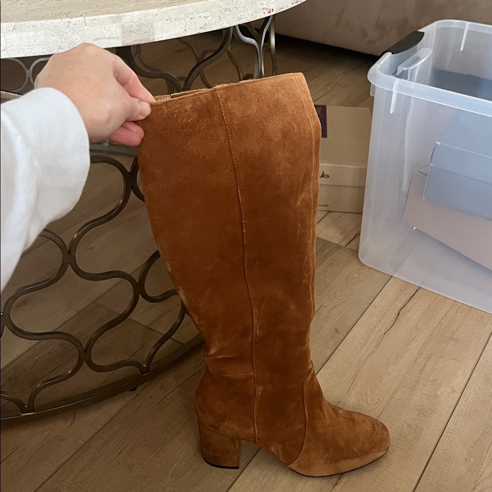 Banana Republic Tan Heeled Boots